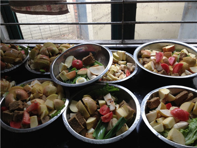 应季蔬果上“餐桌” 春暖花开好心情 1.jpg