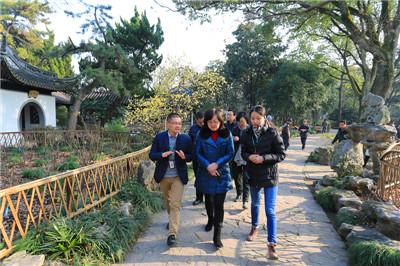 上海市旅游局副局长杭春芳赴上海古猗园视察工作 3.jpg