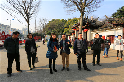 上海市旅游局副局长杭春芳赴上海古猗园视察工作 1.jpg